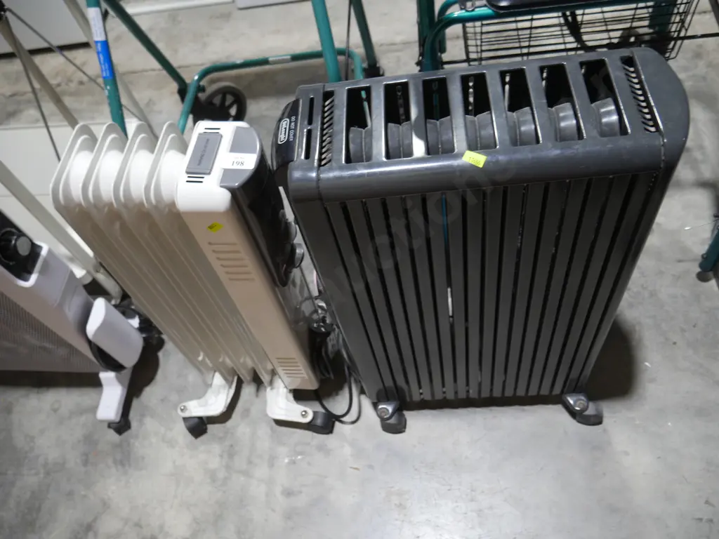 Two oil heaters Image 1++