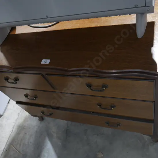 Chest of drawers