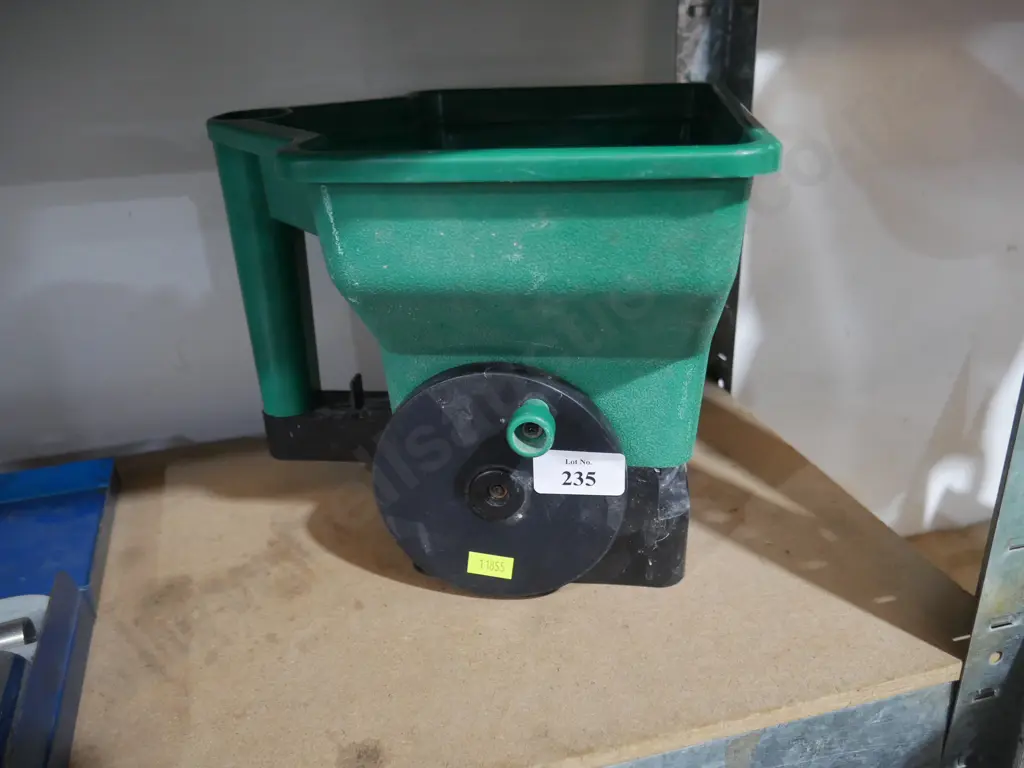 Seed spreader Image 1++