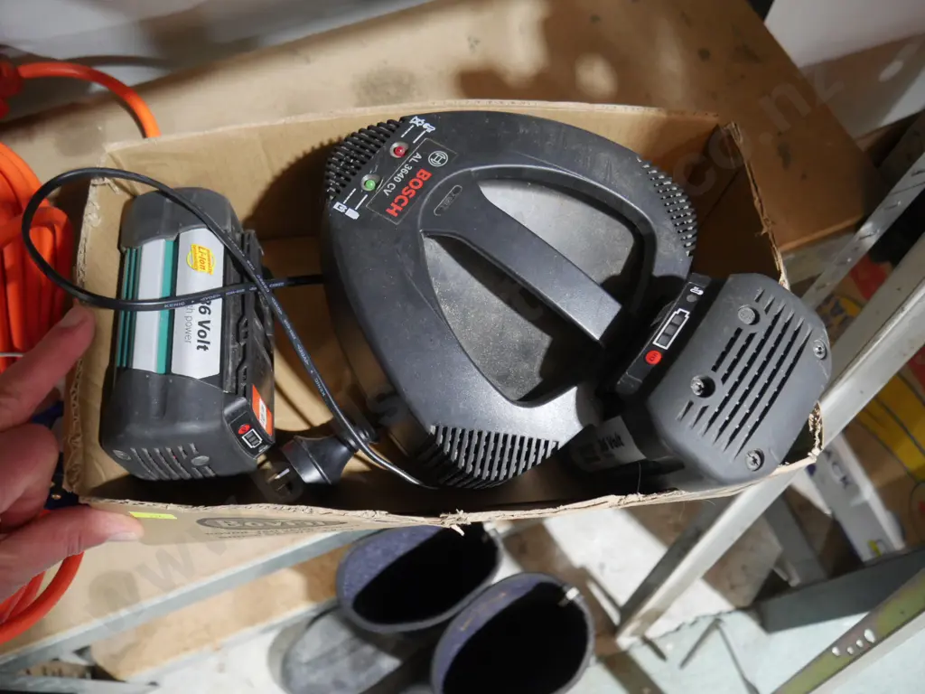Bosch battery charger and batteries Image 1++