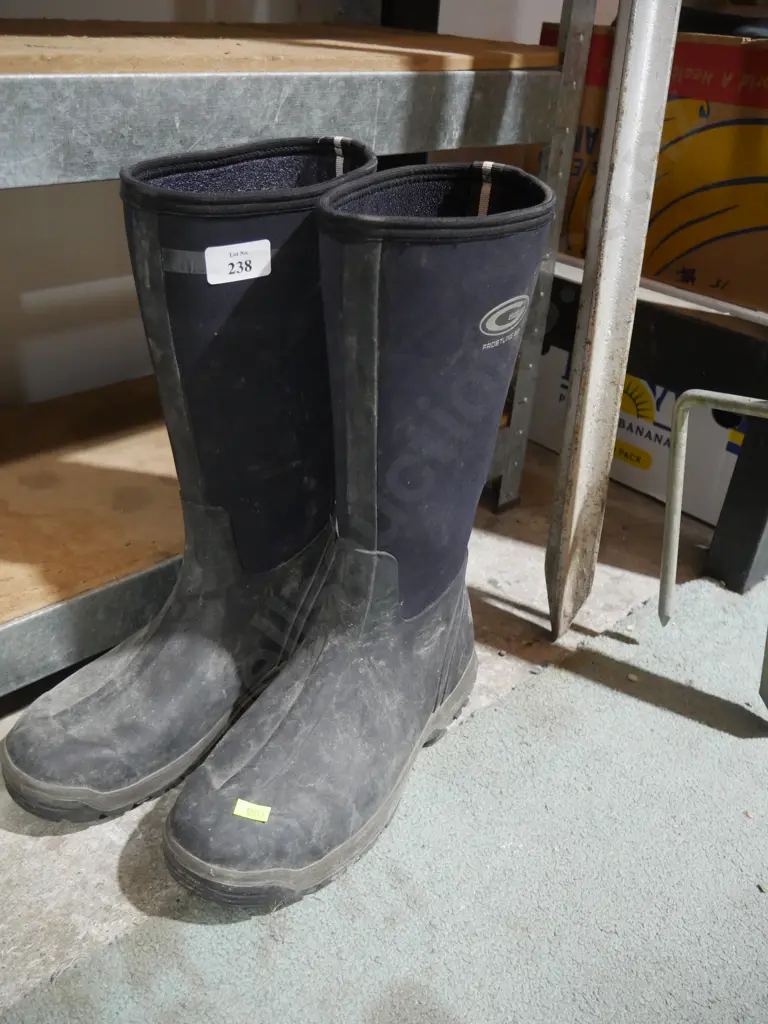 Gumboots mens size 10 Image 1++