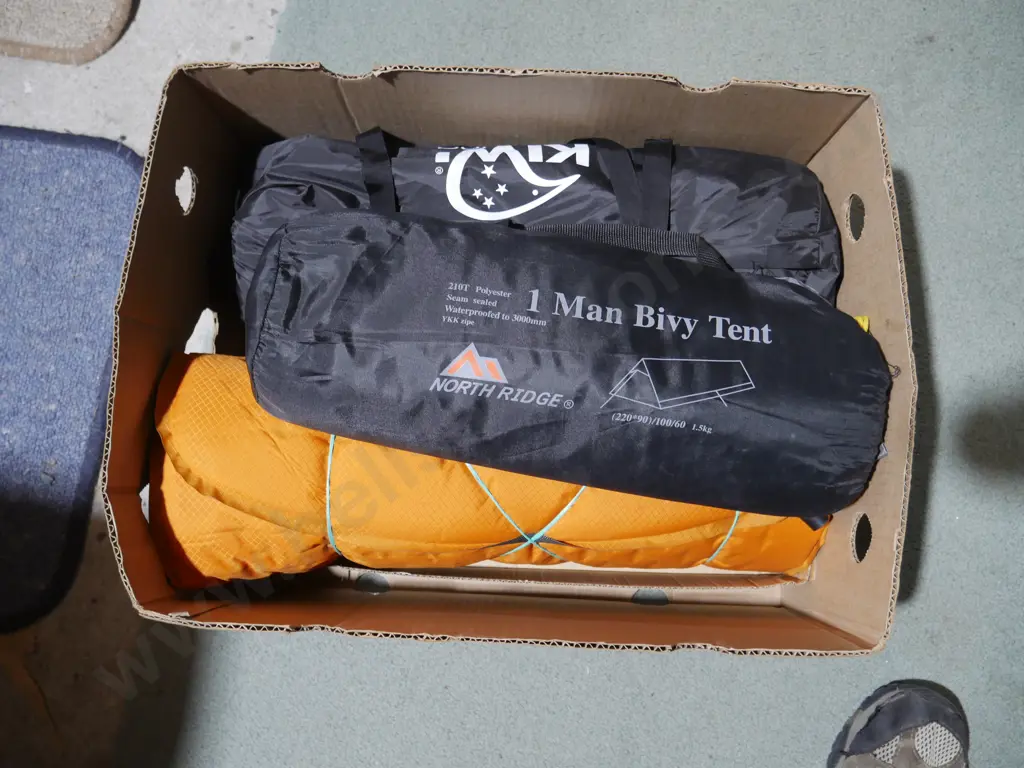 Two tents and air mattress Image 1++