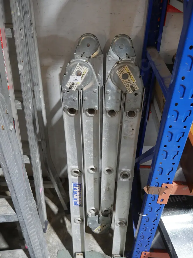 Folding ladder Image 1++