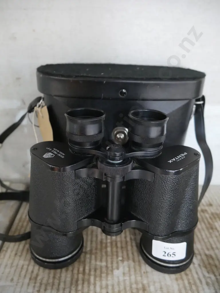 Binocular and case Image 1++