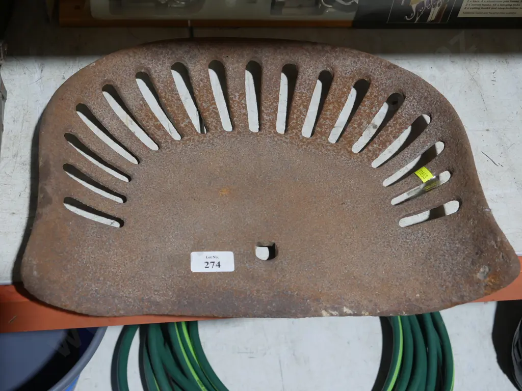 Tractor seat Image 1++
