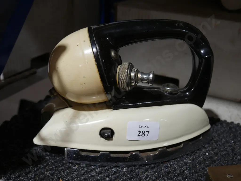 Tilley iron Image 1++