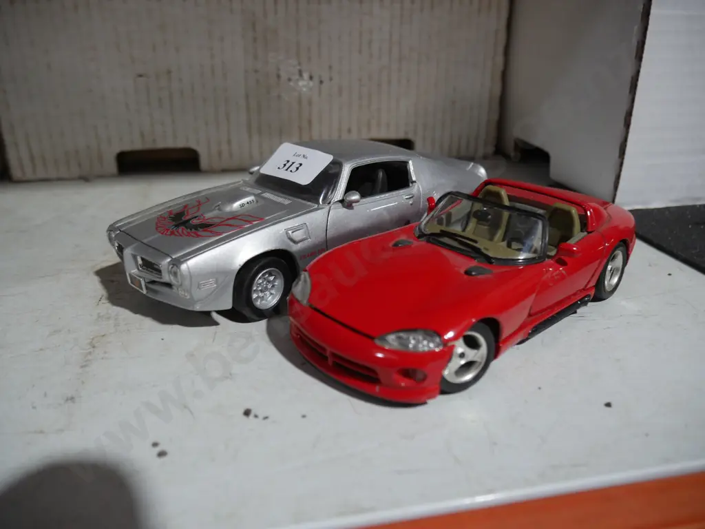 2 model cars Image 1++