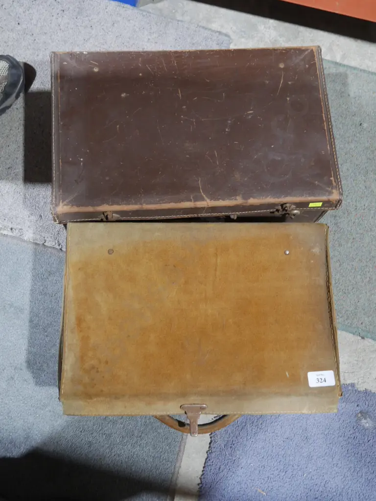 Two leather suitcases Image 1++