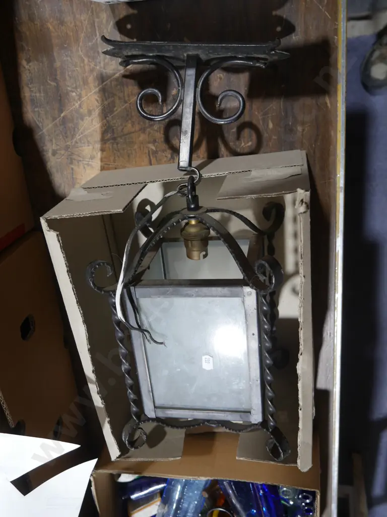 Light fitting Image 1++