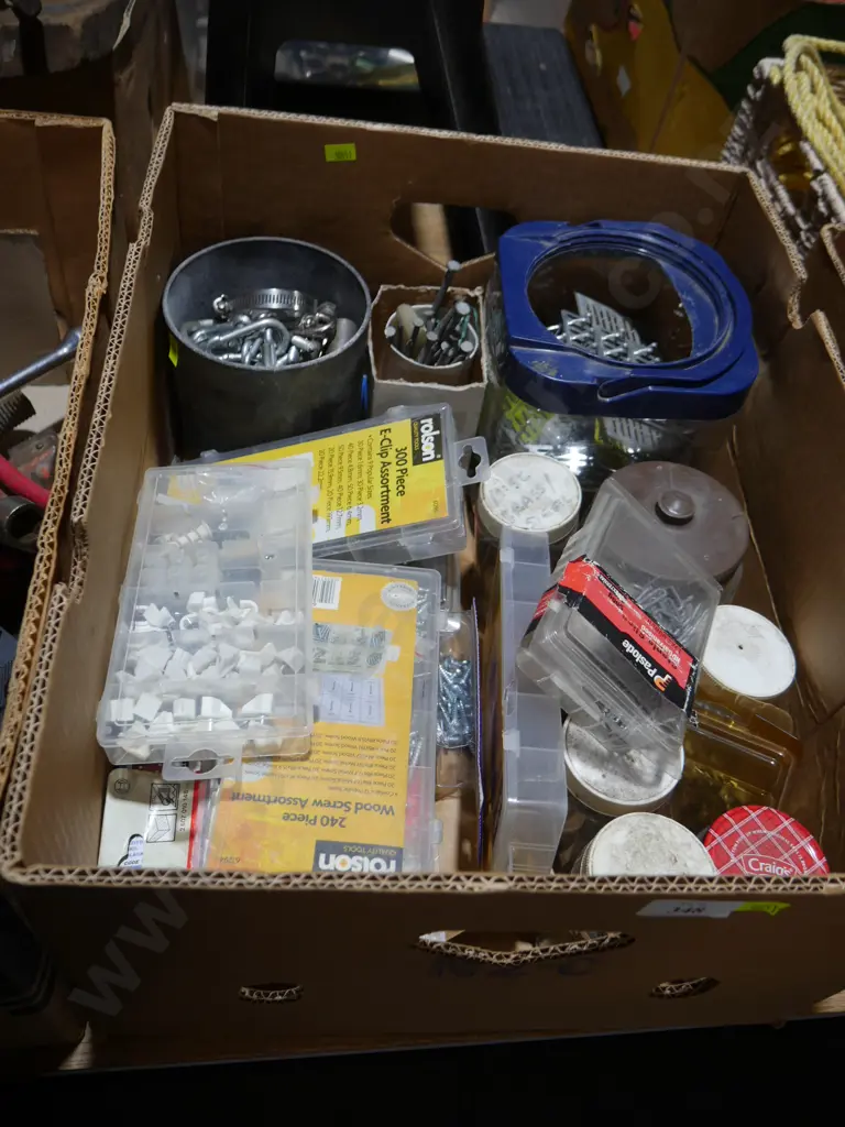 Assorted nails, screws etc Image 1++