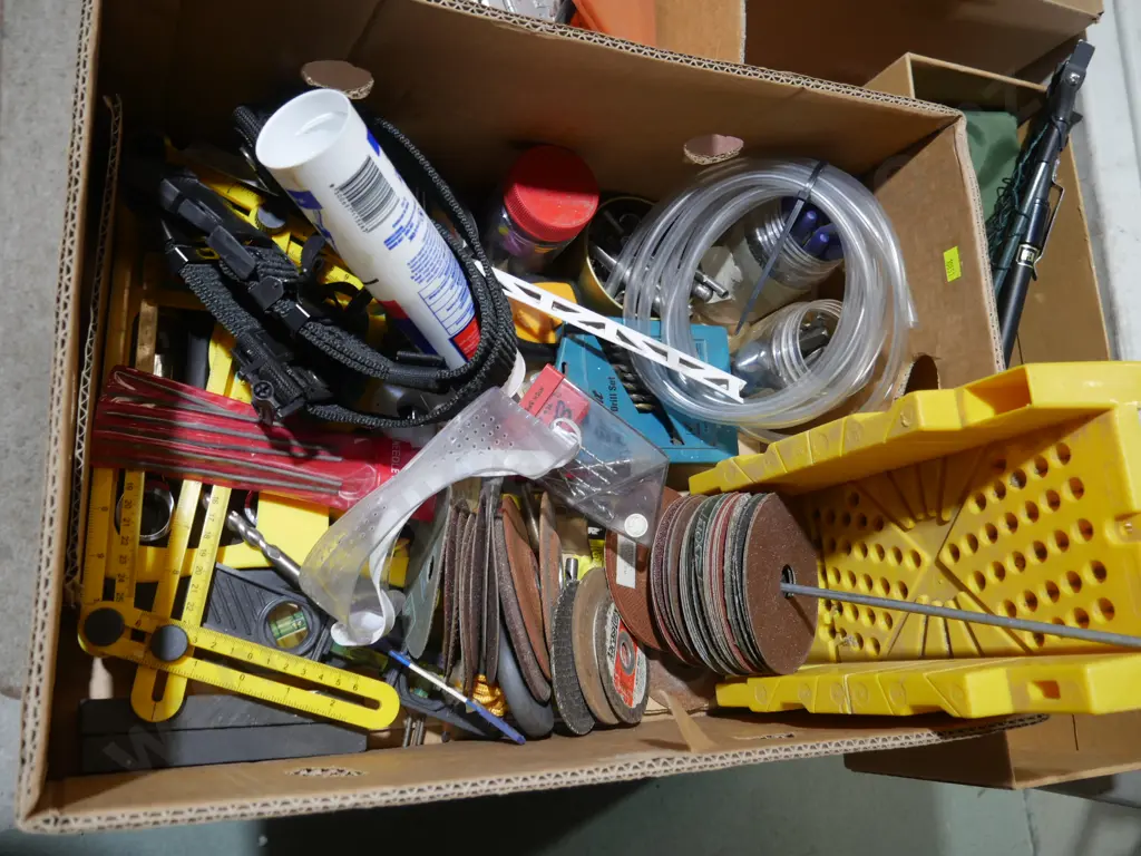 Assorted workshop sundries Image 1++