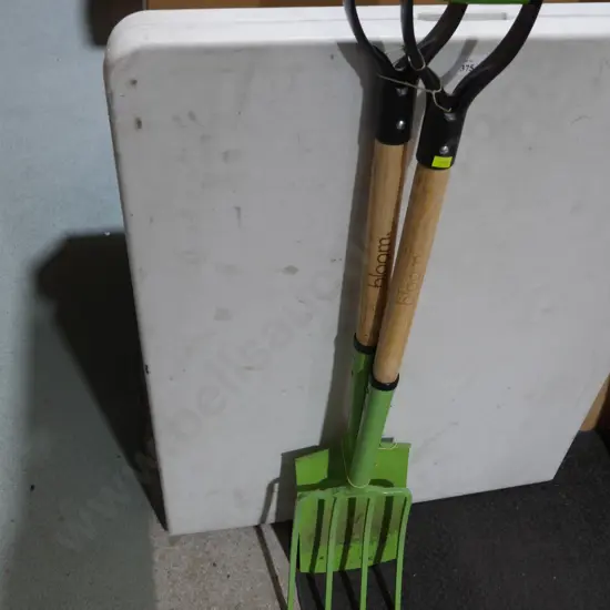 Spade and fork