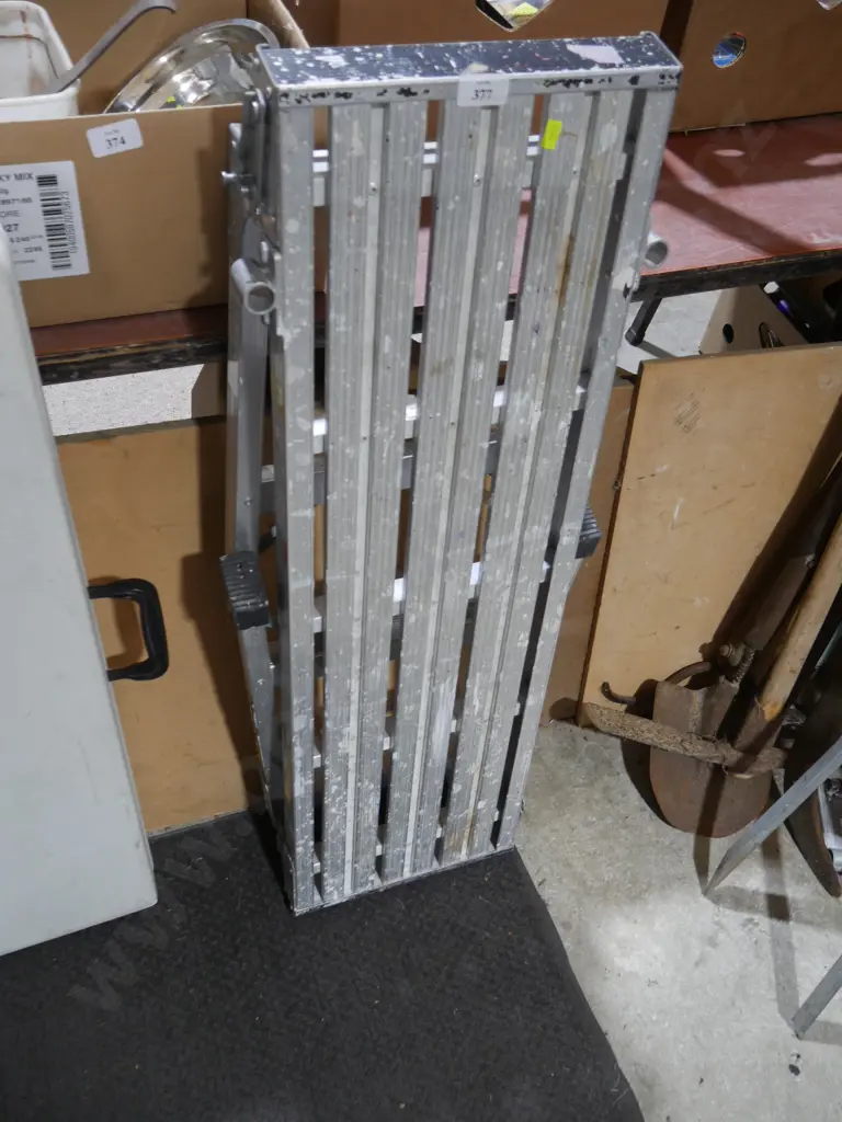 Folding platform Image 1++