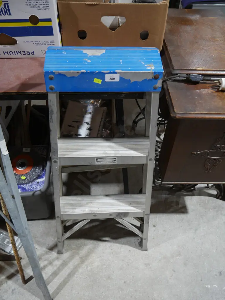 Step ladder Image 1++