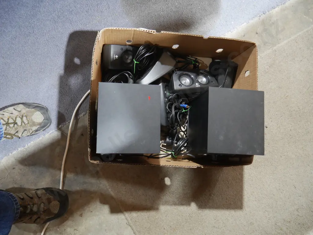 Speakers Image 1++