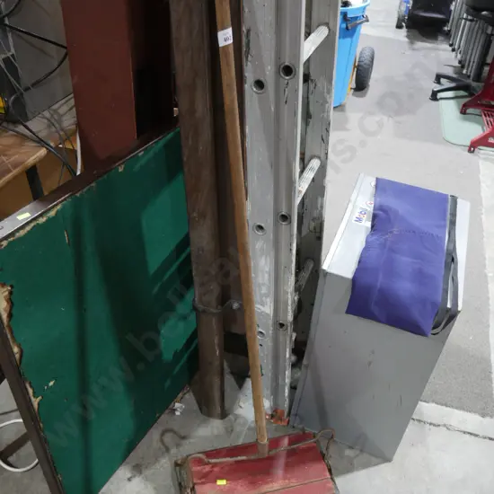 Carpet sweeper