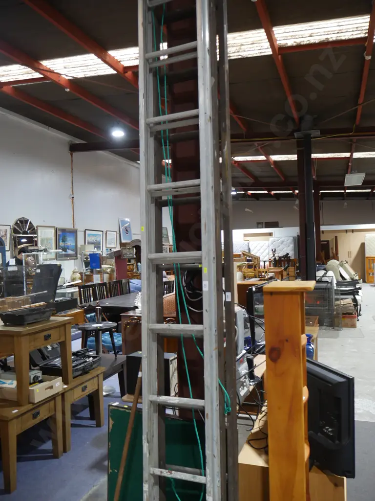 Extension ladder Image 1++