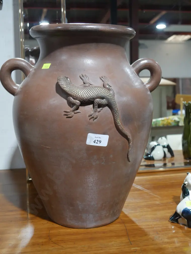 Brown terracotta vase Image 1++