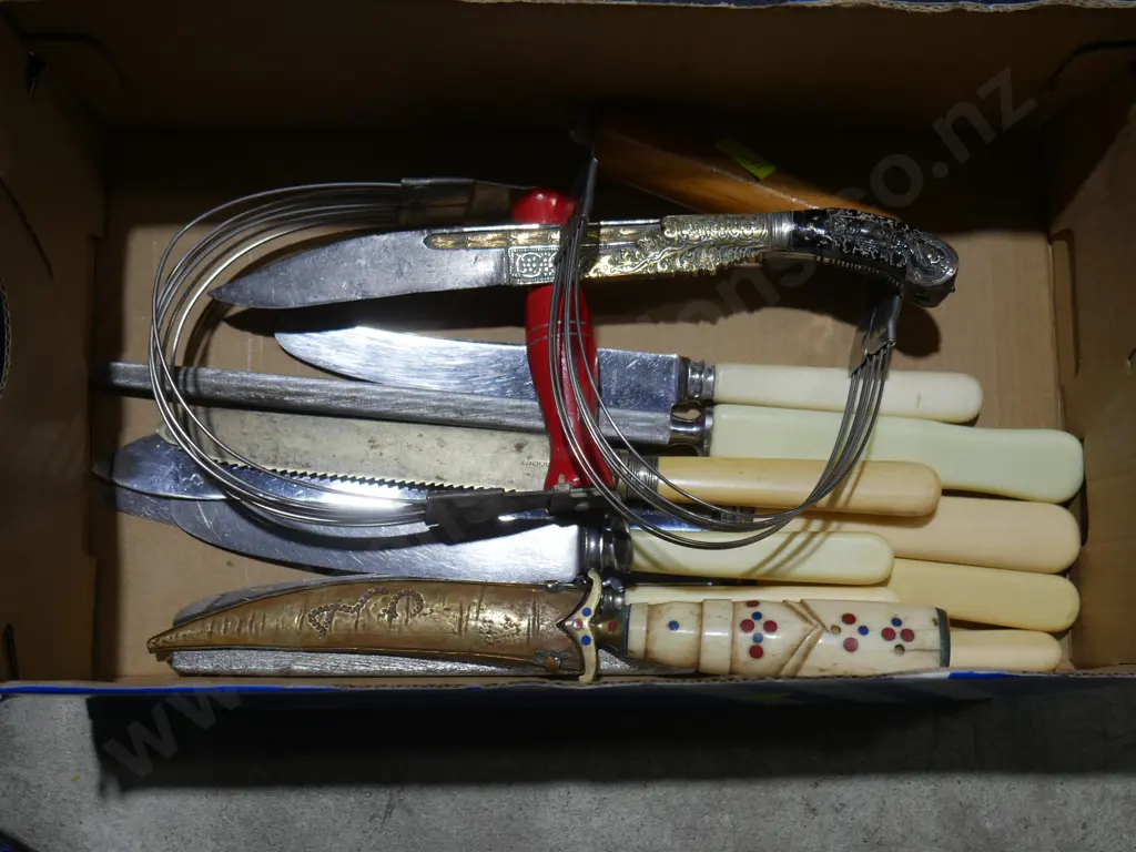 Knives Image 1++