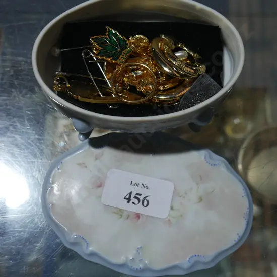 Trinket pot and contents