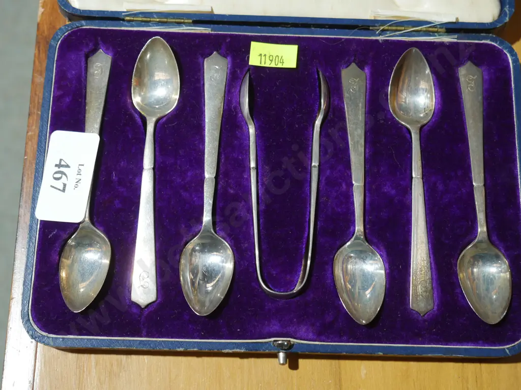 Sterling Silver Walker & Hall cased teaspoons and sugar tong Image 1++