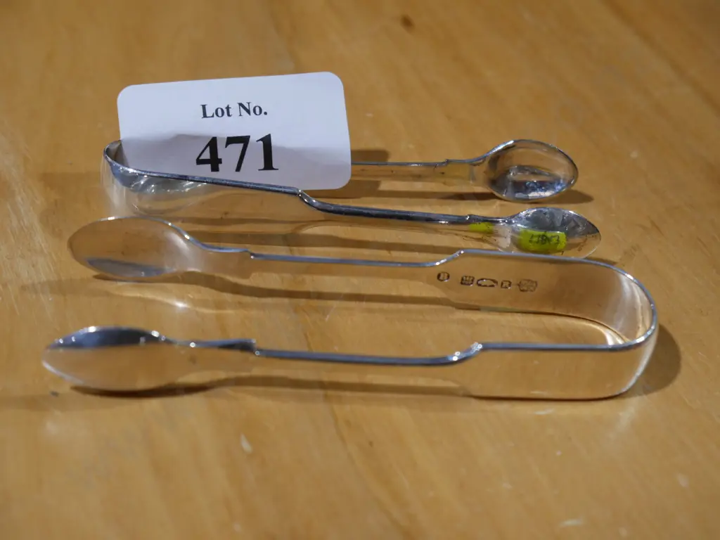 Silver plated sugar tongs Image 1++