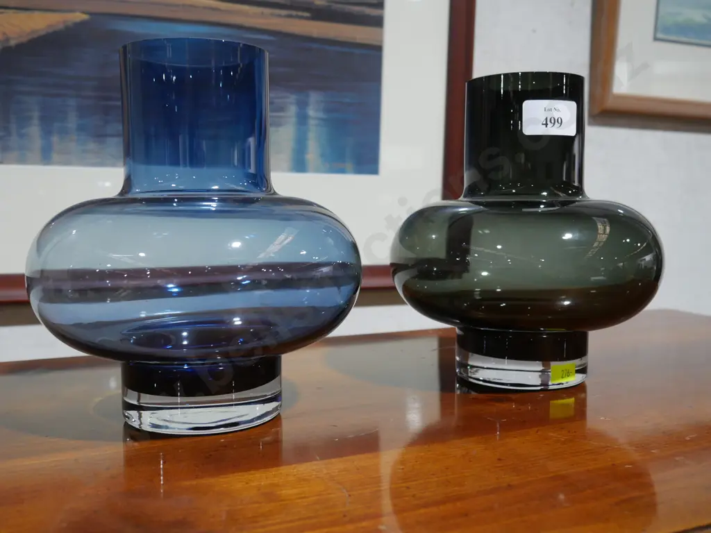 2 Glass vases Image 1++