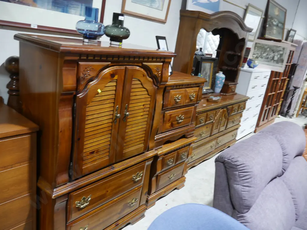 Five piece bedroom suite Image 1++
