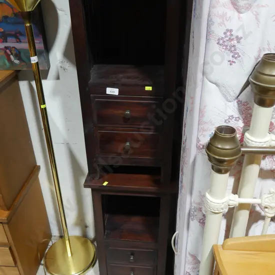 2 bedside cabinets
