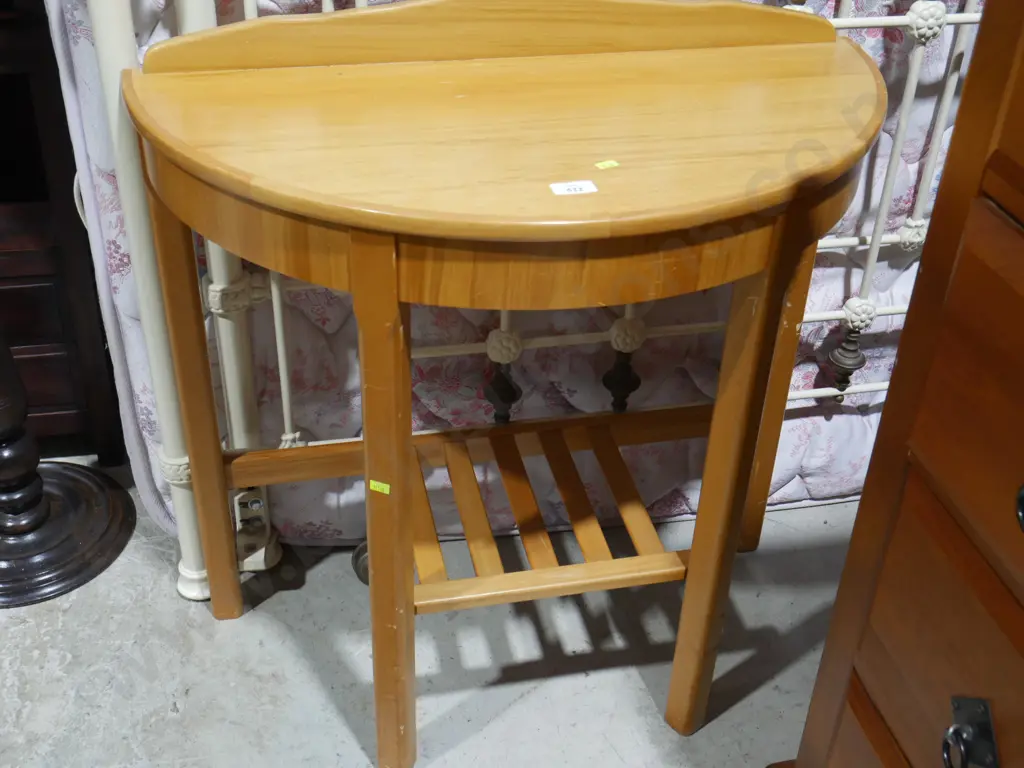 Oval hallway table Image 1++