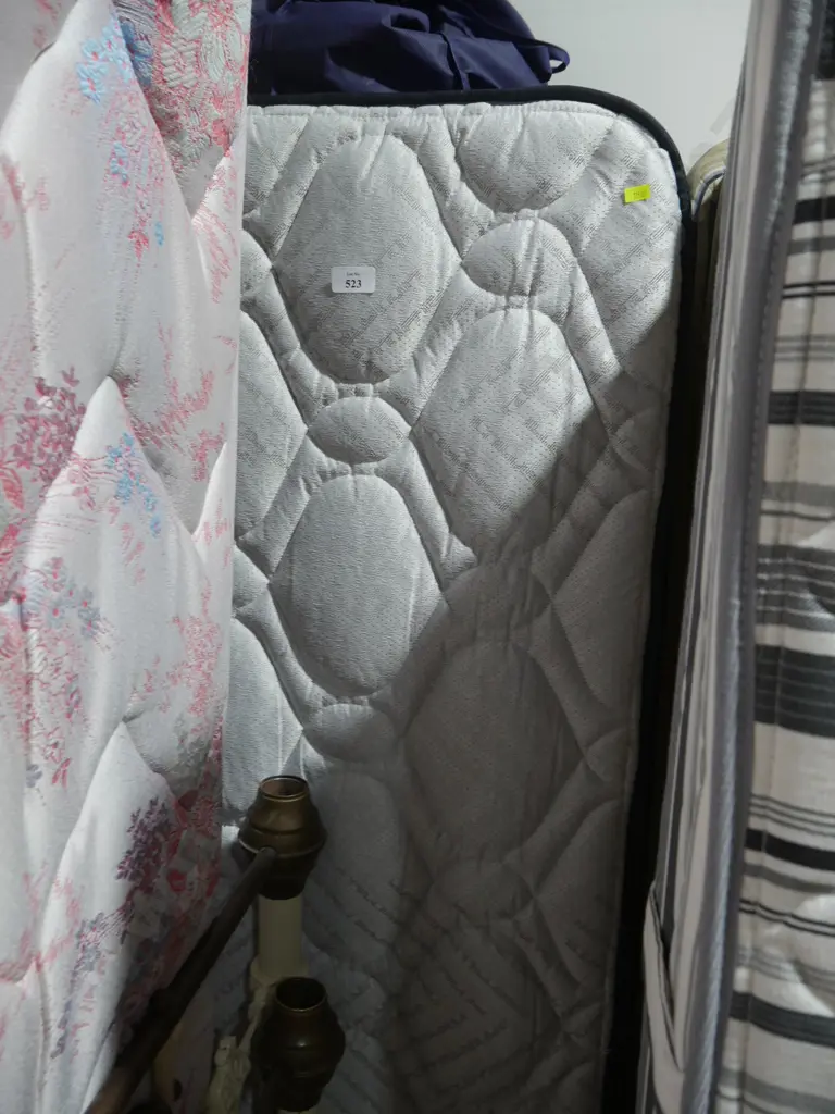 Single bed Image 1++