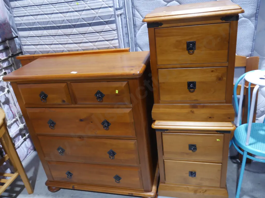 Three piece bedroom suite Image 1++