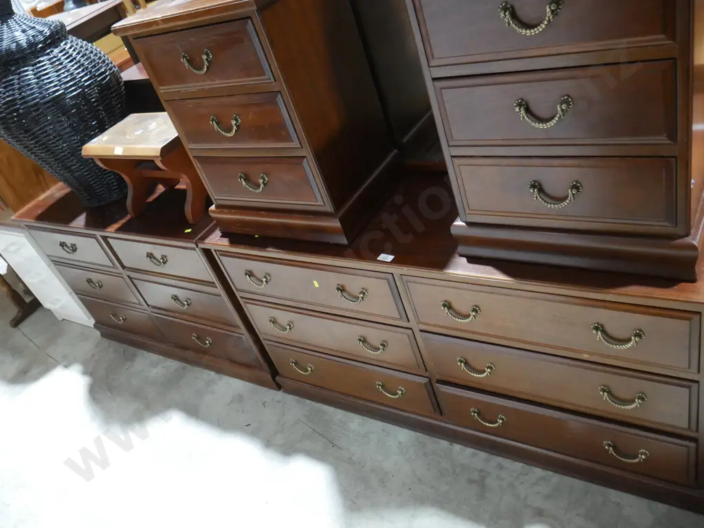 Four piece bedroom suite Image 1++