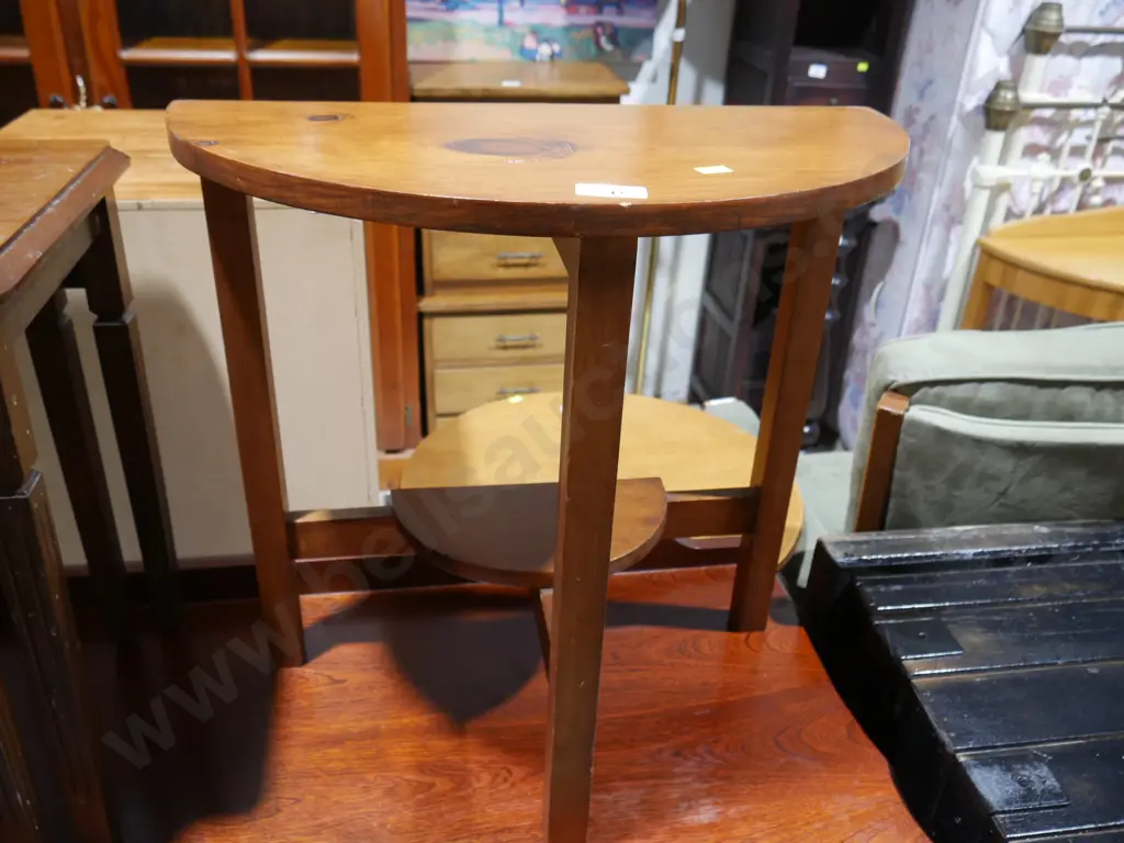 Oval plant table Image 1++