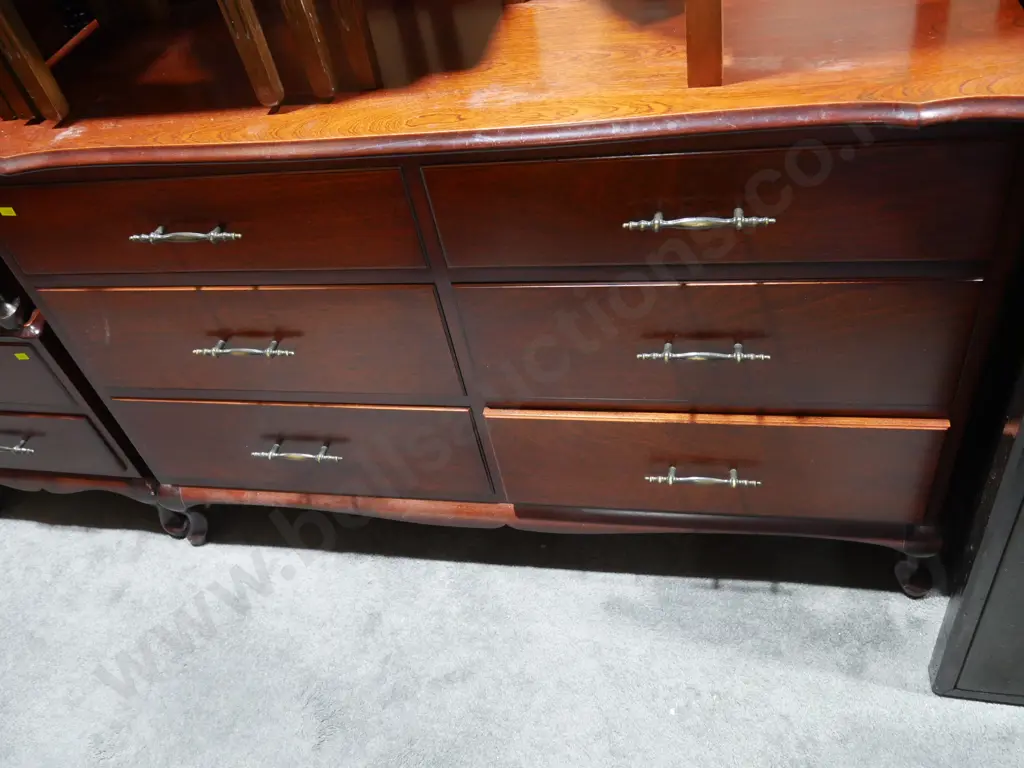 Four piece bedroom suite Image 1++
