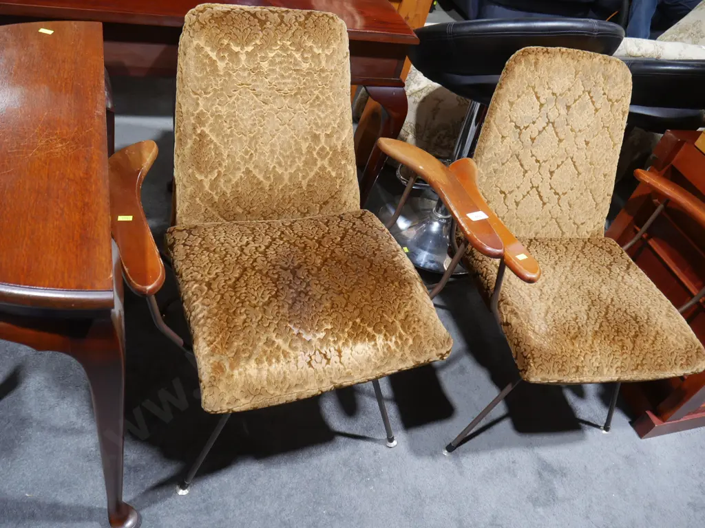 2 retro armchairs Image 1++