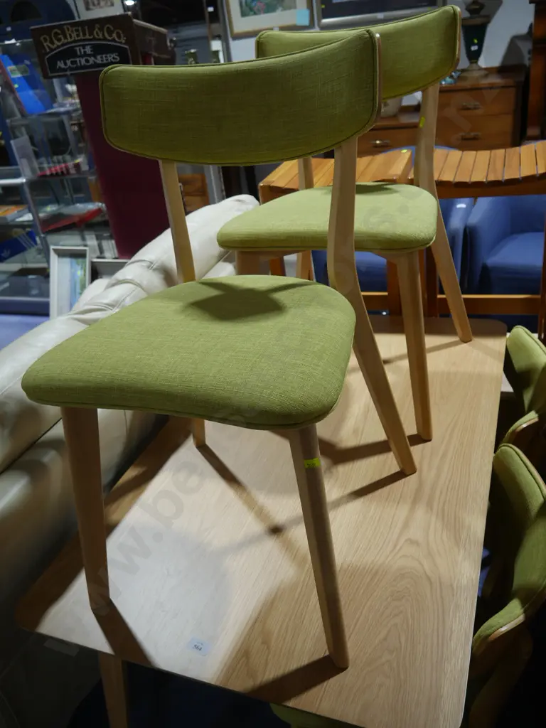Dining table and four chairs Image 1++
