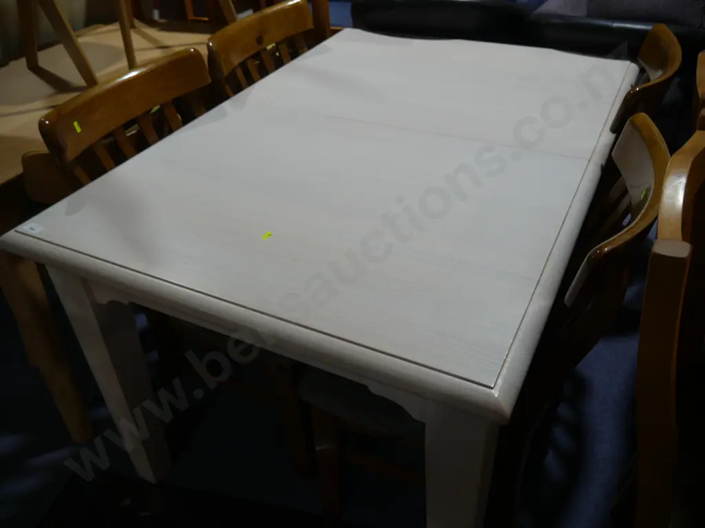 Dining table and four chairs Image 1++