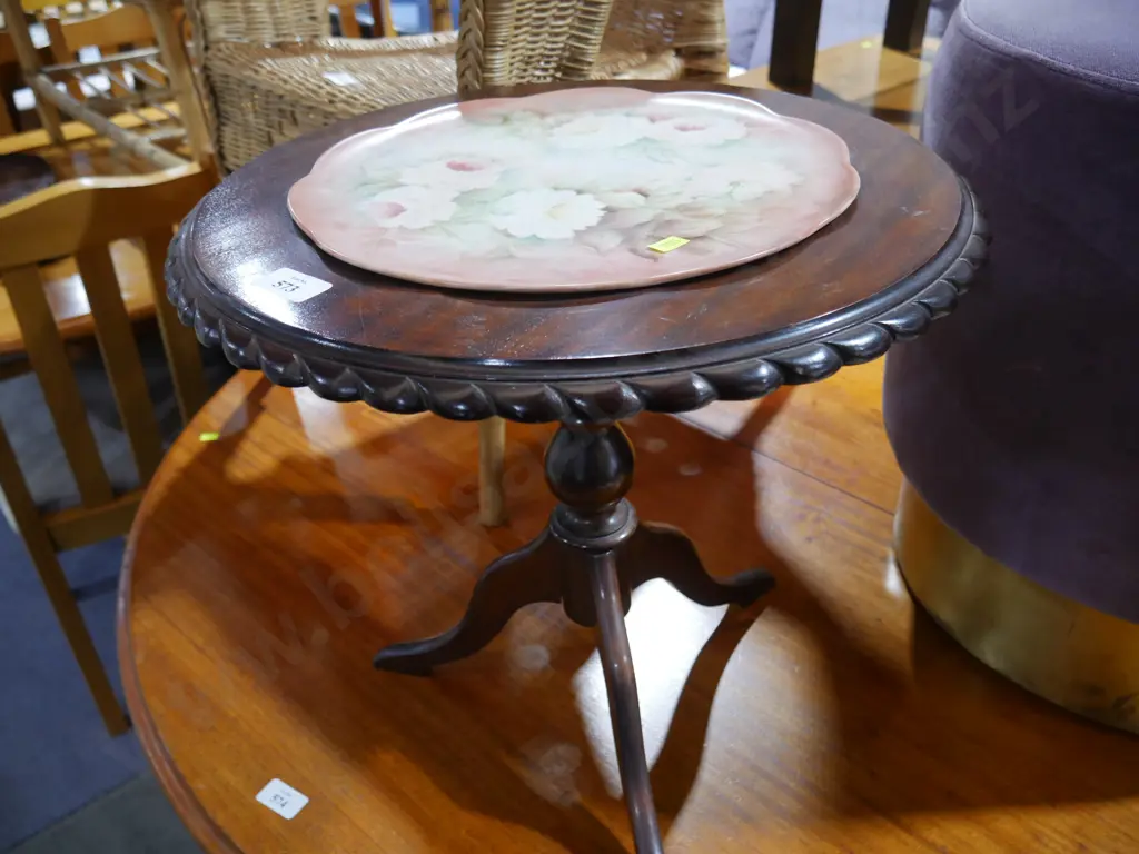 Wine table Image 1++