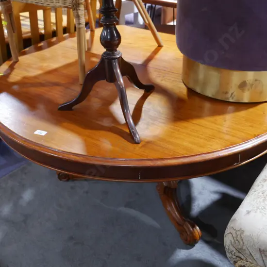 Loo table