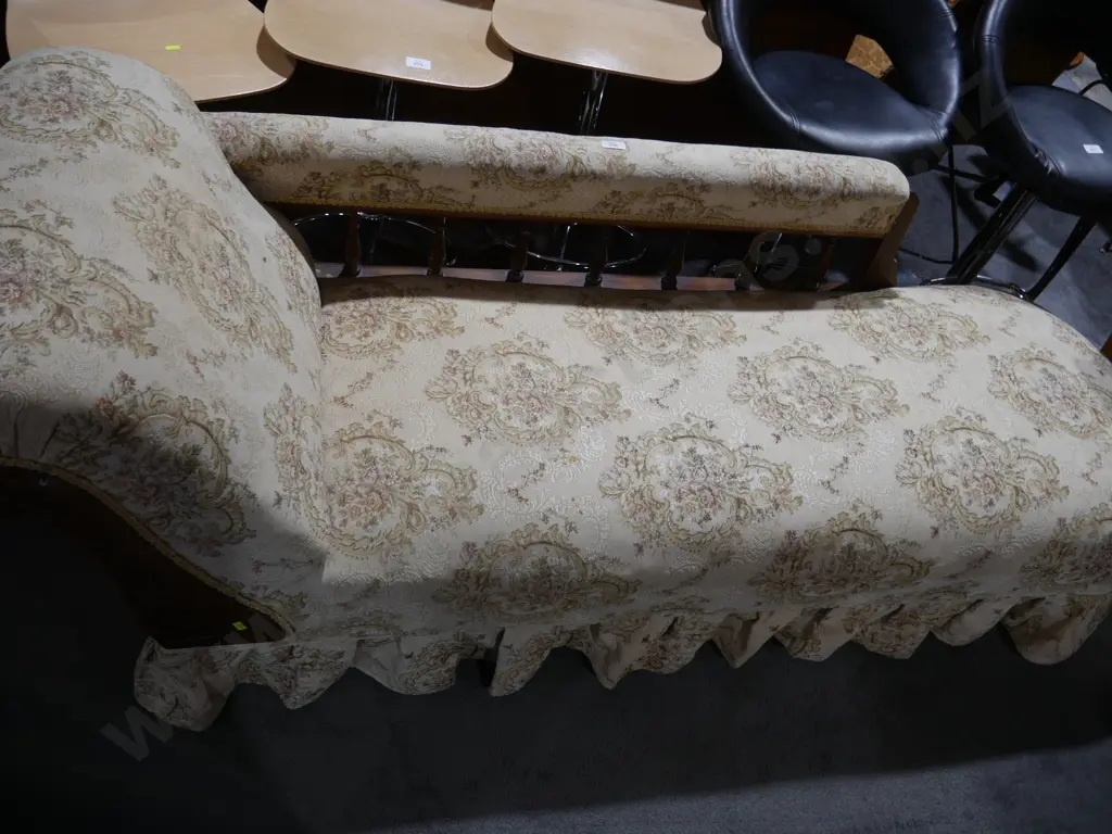 Chaise lounge Image 1++