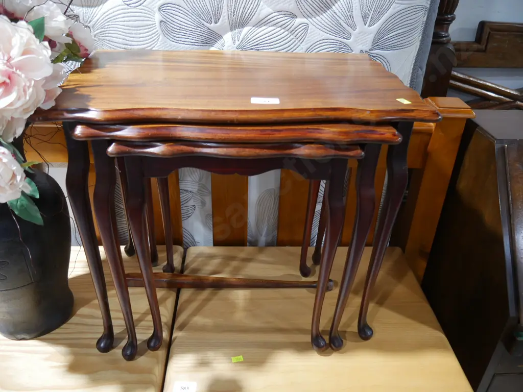 Nest of 3 tables Image 1++