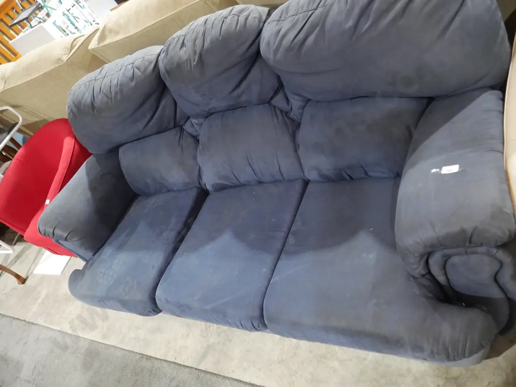 Three seater couch Image 1++