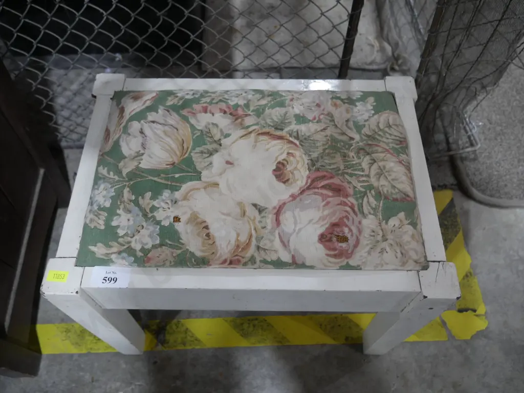 Stool Image 1++