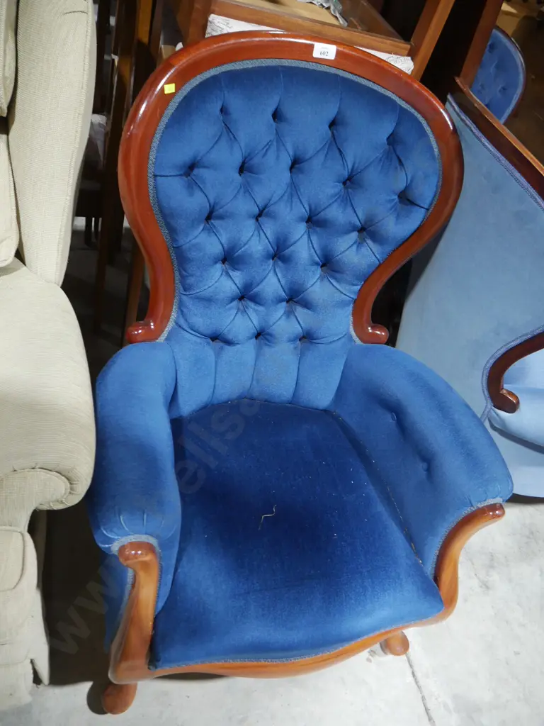 Big button armchair Image 1++