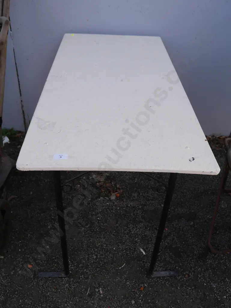 Outdoor table Image 1++