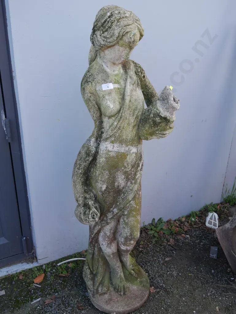 Concrete garden figurine Image 1++