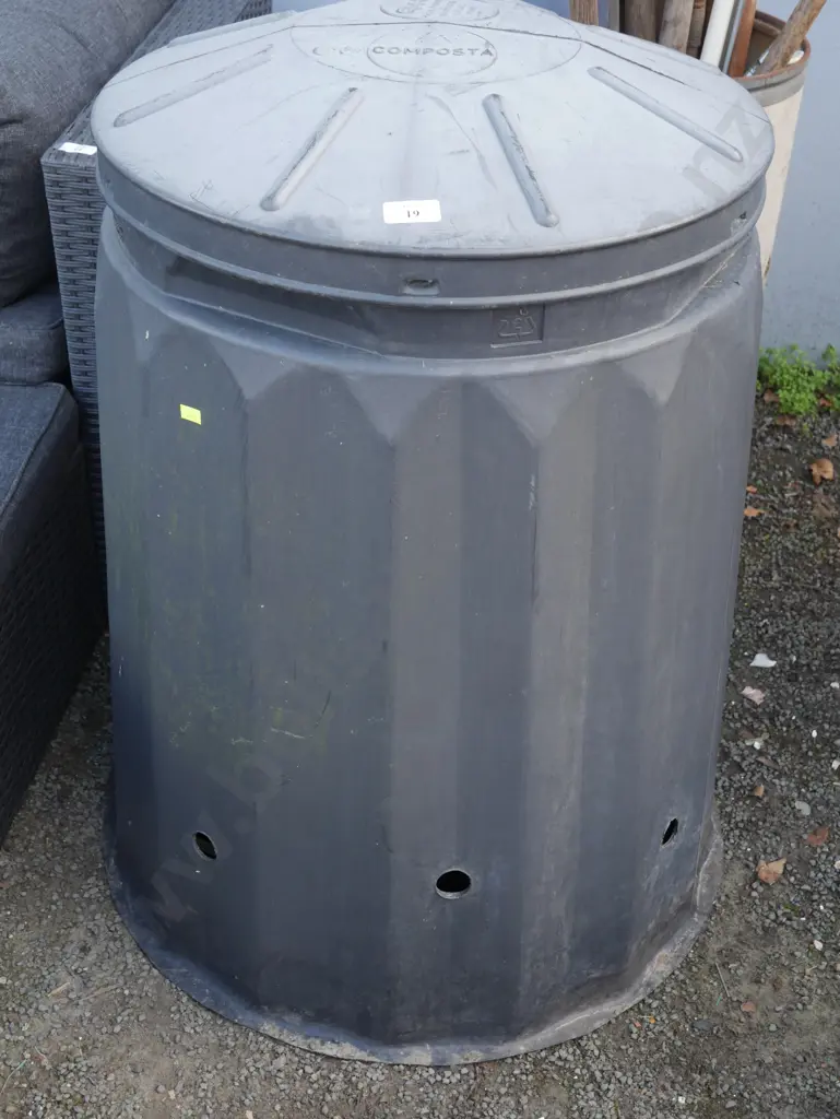 Compost bin Image 1++