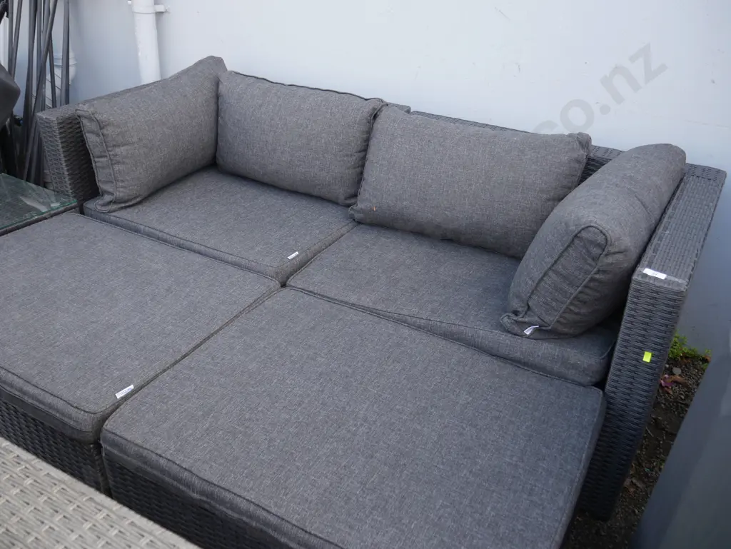 Outdoor suite Image 1++