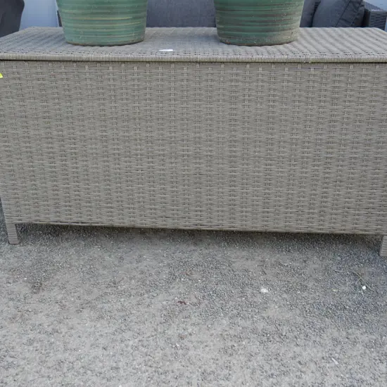 Outdoor storage bin